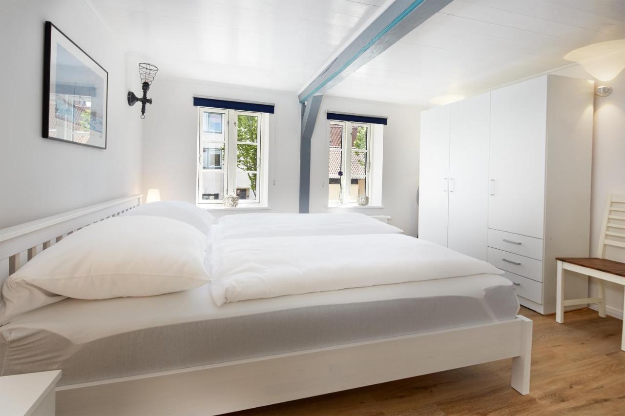 Apartment Fewo1846 - Hafen-butze - Komfortable In Historischem Gebaeude Im Stadtzentrum Flensburg